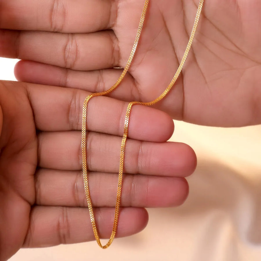 Classic Smooth Gold - Plated Chain with Secure Hook Lock For Women